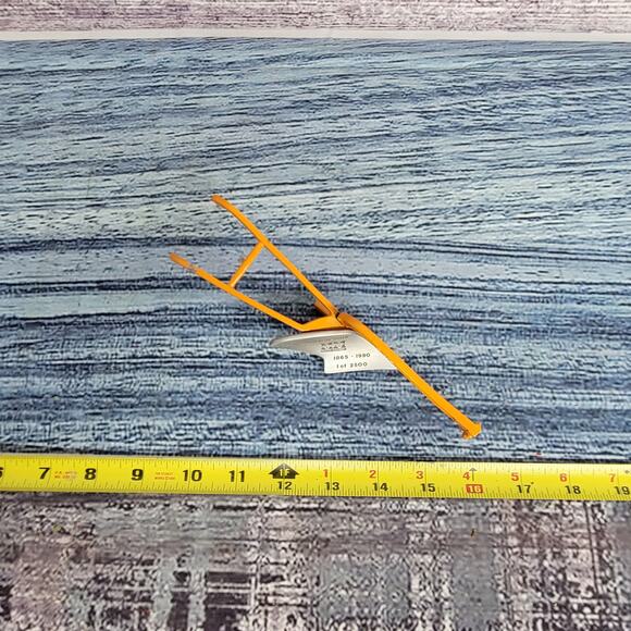 Vtg Ertl 1/16 scale Minneapolis Moline hand plow 125th Anniversary yellow/silver - Picture 2 of 7